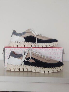 Tyche International Lightweight Sneakers - Size 39 (US 8.5) NWT